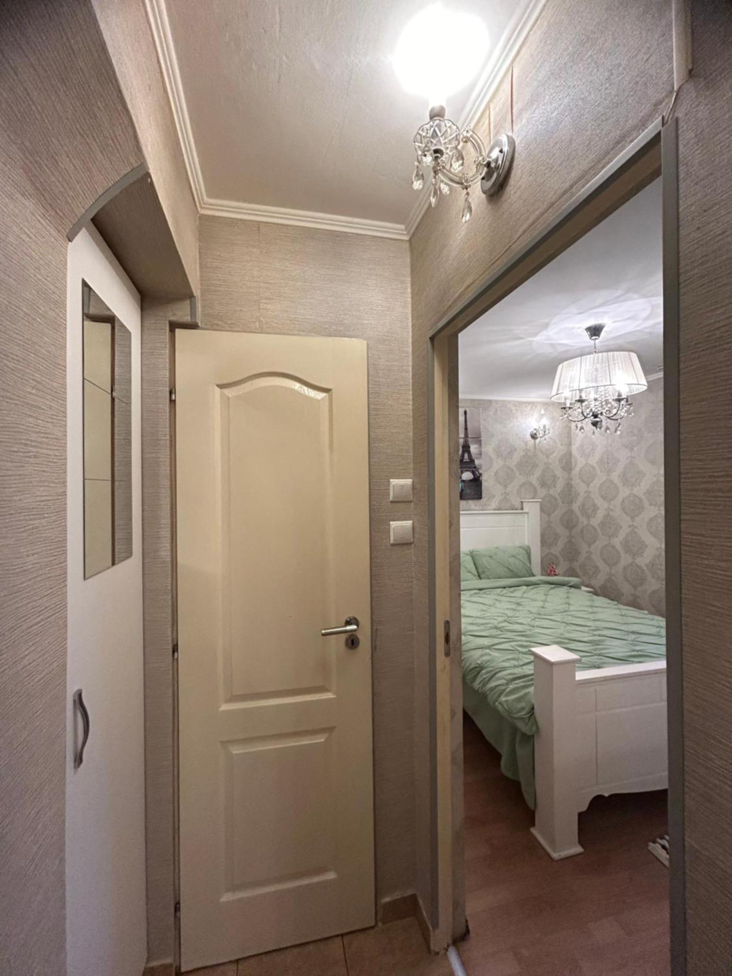 Little Paris Gare Du Nord Apartment Bukares Bagian luar foto