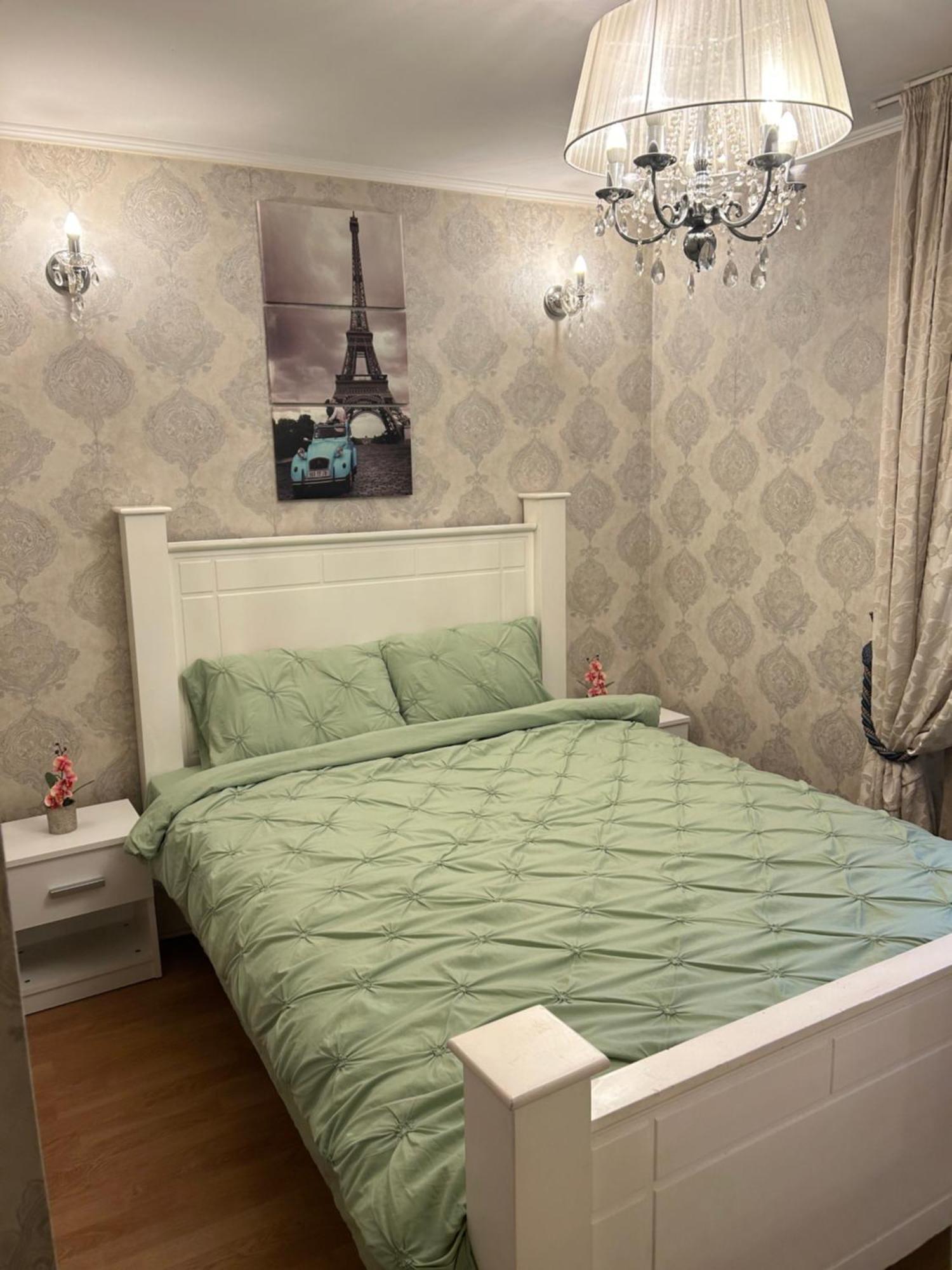 Little Paris Gare Du Nord Apartment Bukares Bagian luar foto